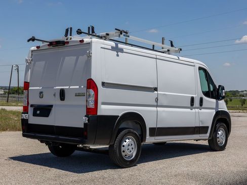 Used 2023 RAM ProMaster 2500 w/ Driver Convenience Group FWD image 7