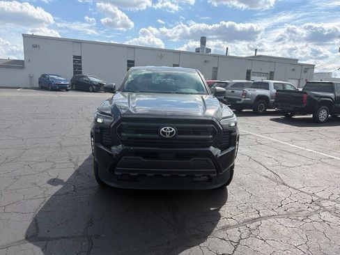 Certified 2025 Toyota Tacoma SR w/ SR Upgrade Package AWD/4WD image 3