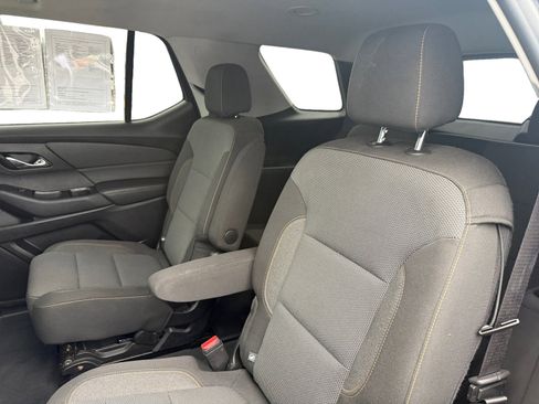 Used 2019 Chevrolet Traverse LT image 16
