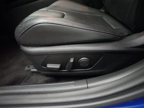 Used 2025 Hyundai Elantra Limited image 28