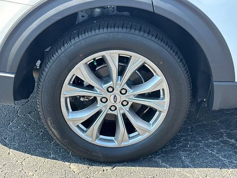 Certified 2023 Ford Explorer Limited AWD/4WD image 17