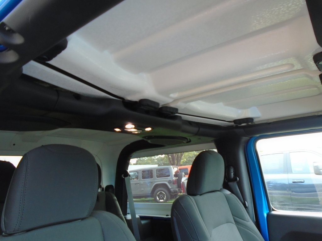 Certified 2021 Jeep Wrangler Sport AWD/4WD image 16