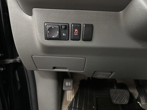 Used 2021 Nissan NV 3500 SL image 30