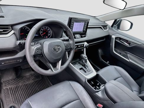 Used 2022 Toyota RAV4 XLE Premium FWD image 7