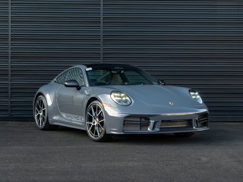 New 2026 Porsche 911 Carrera RWD image 10