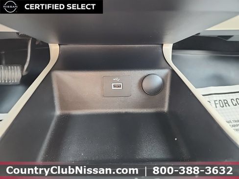 Used 2018 Ford Fusion SE FWD image 14