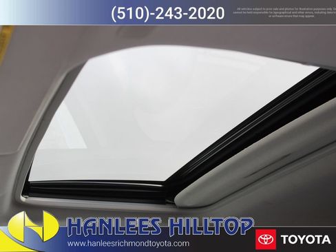 Used 2021 Toyota Sienna LE w/ LE Plus Package FWD image 16