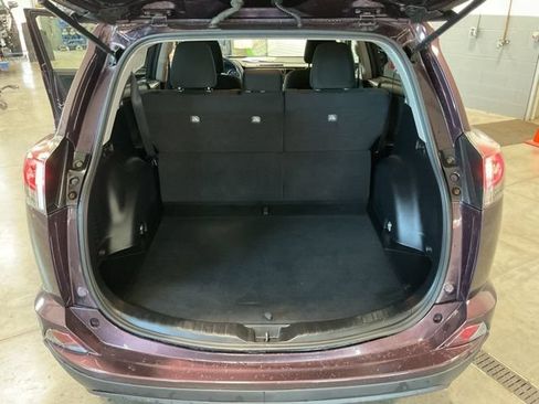 Used 2018 Toyota RAV4 LE w/ All Weather Liner Package FWD image 20