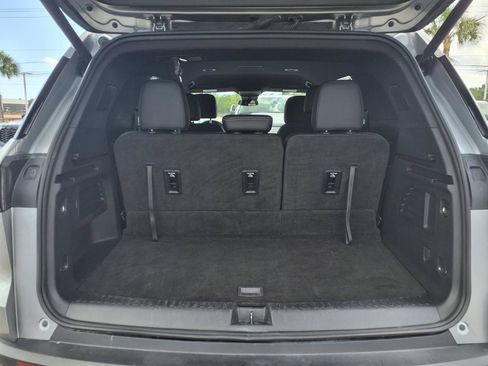 Used 2025 Chevrolet Traverse LT AWD/4WD image 7