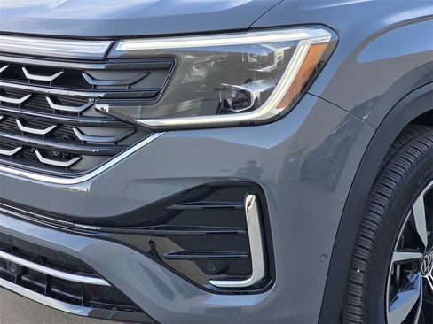 Used 2025 Volkswagen Atlas Cross Sport SEL Premium R-Line image 6