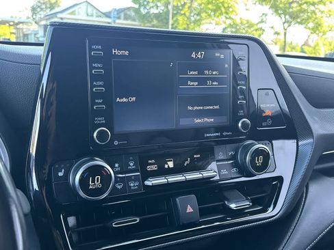 Used 2021 Toyota Highlander XSE AWD/4WD image 14
