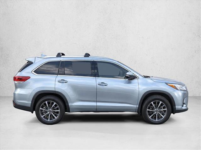 Used 2018 Toyota Highlander XLE AWD/4WD image 8