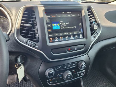 Used 2022 Jeep Cherokee Latitude image 25