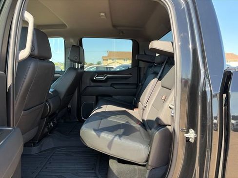 Used 2022 GMC Sierra 1500 SLT AWD/4WD image 39