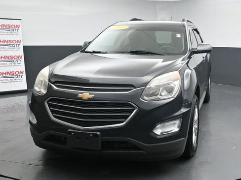 Used 2017 Chevrolet Equinox LT image 4