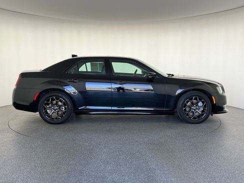 Used 2023 Chrysler 300 Touring L w/ Popular Equipment Group AWD/4WD image 2