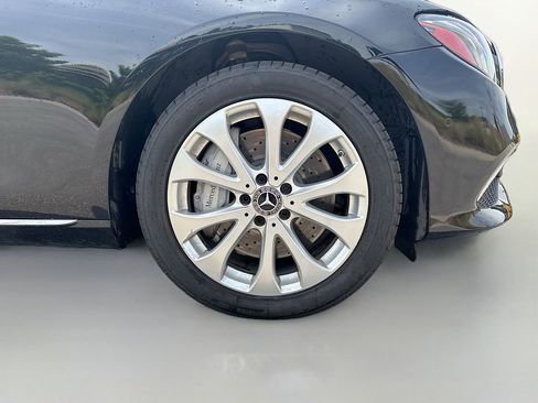 Used 2018 Mercedes-Benz E 400 4MATIC Wagon image 11