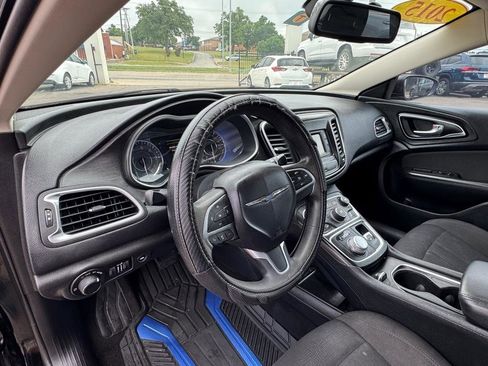 Used 2015 Chrysler 200 Limited FWD image 9