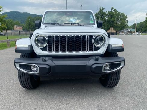 New 2025 Jeep Wrangler Unlimited Sahara AWD/4WD image 10