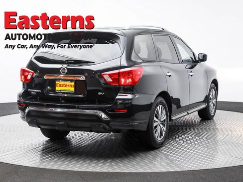 Used 2019 Nissan Pathfinder SV image 5