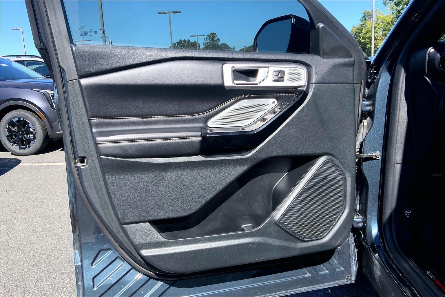 Used 2023 Ford Explorer ST w/ Equipment Group 401A AWD/4WD image 27