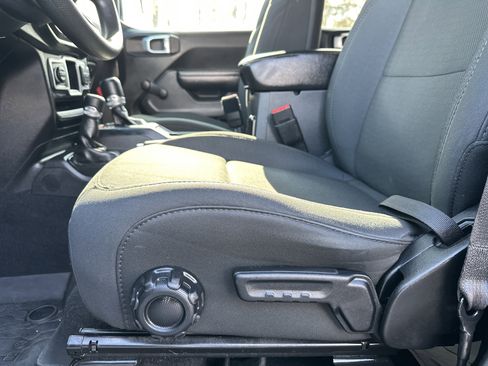 Used 2021 Jeep Wrangler Unlimited Sport image 11