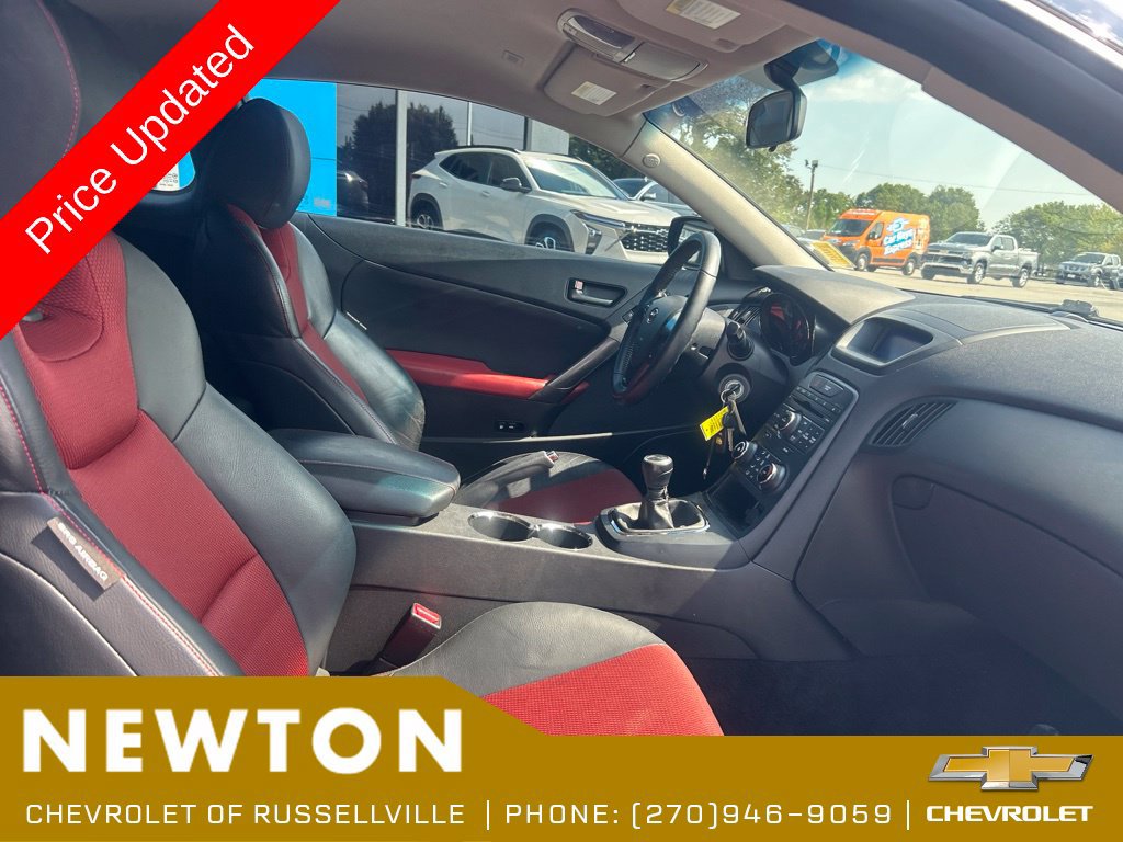 Used 2012 Hyundai Genesis 3.8 RWD image 20
