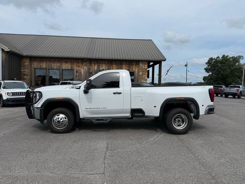 Used 2024 GMC Sierra 3500 Pro AWD/4WD image 2