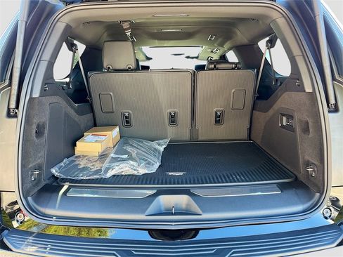 New 2026 Cadillac Escalade ESV Luxury w/ LPO, Radiant Package image 28