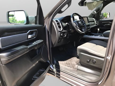 Used 2020 RAM 1500 Big Horn AWD/4WD image 9
