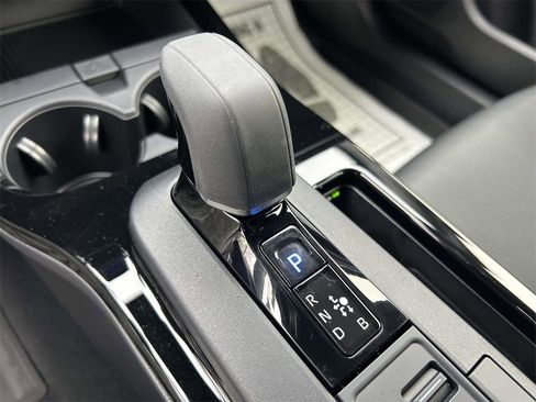 Used 2025 Toyota Prius Limited image 26