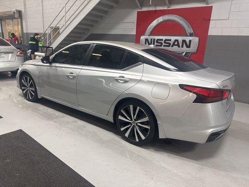 Used 2020 Nissan Altima 2.5 SR FWD image 4