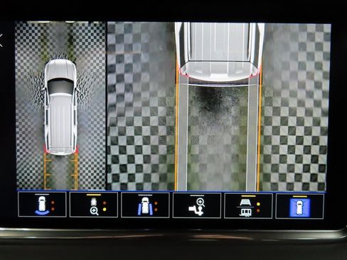 Used 2023 GMC Yukon Denali image 18