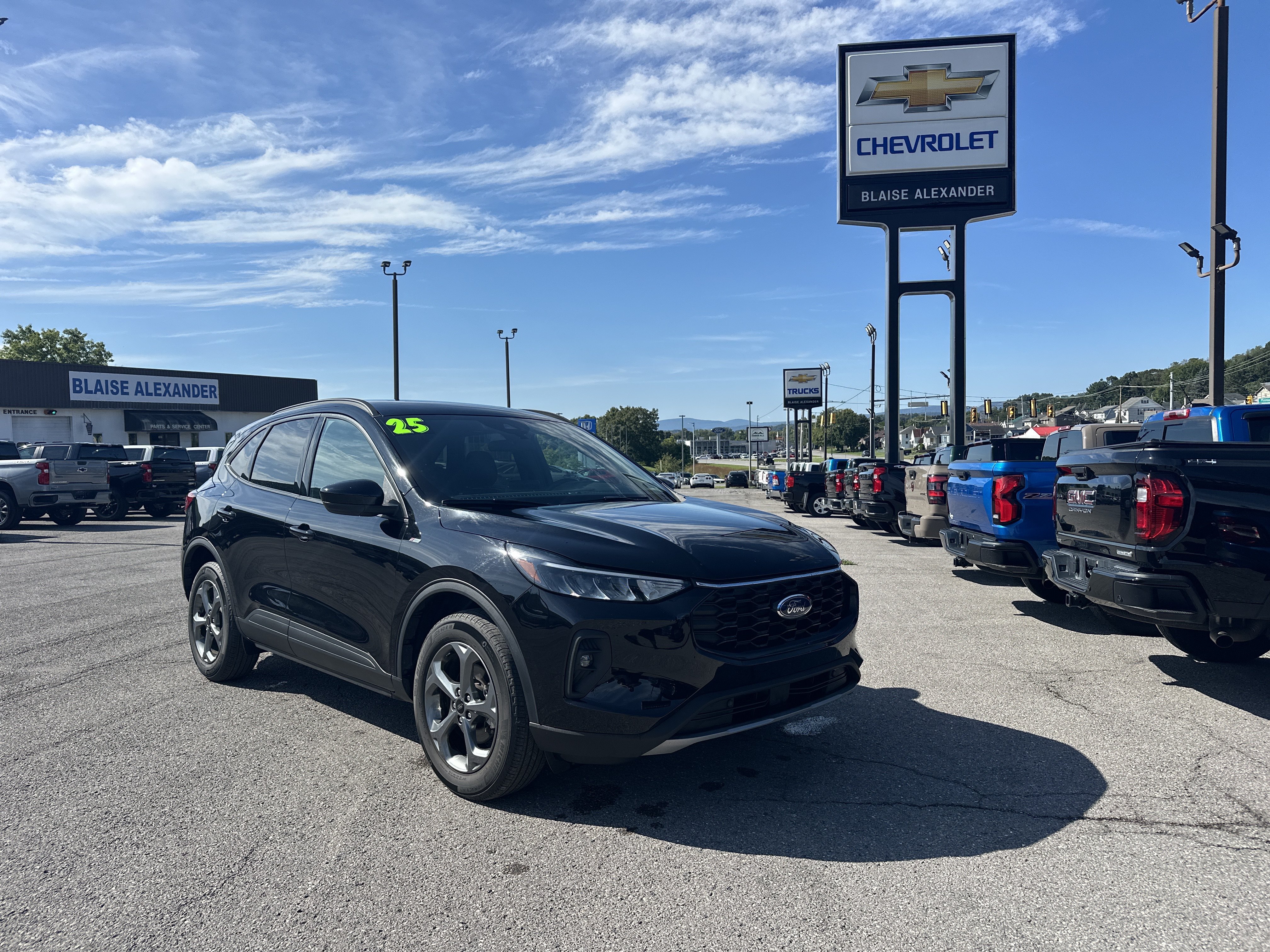 Used 2025 Ford Escape ST-Line Select AWD/4WD image 1