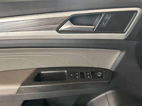 Certified 2022 Volkswagen Atlas Cross Sport SE image 13