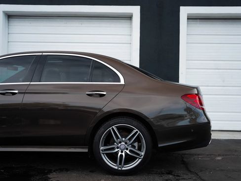 Used 2017 Mercedes-Benz E 300 4MATIC image 12