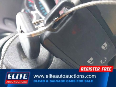 Used 2018 Chevrolet Silverado 1500 LT w/ Texas Edition image 21