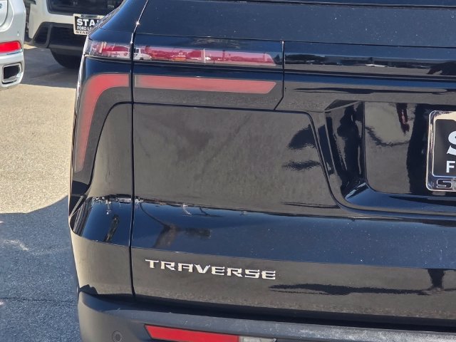Used 2026 Chevrolet Traverse LT FWD image 6
