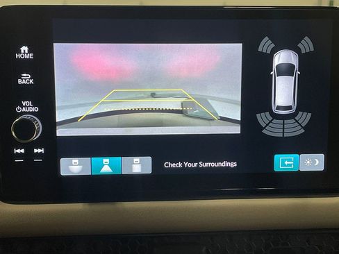 Used 2024 Honda HR-V EX-L image 4