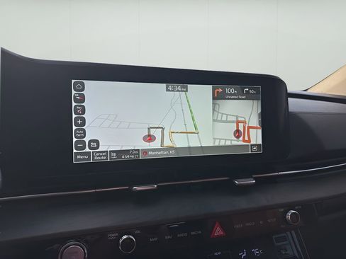 Used 2024 Kia Carnival SX image 21