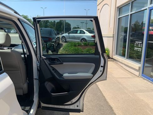 Used 2015 Subaru Forester 2.5i Premium w/ All-Weather Package AWD/4WD image 26