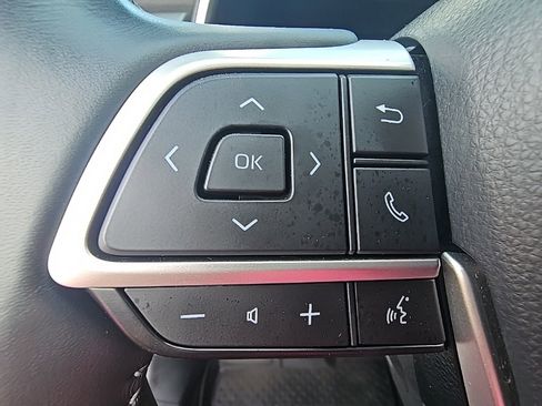 Used 2022 Toyota Highlander XLE image 18