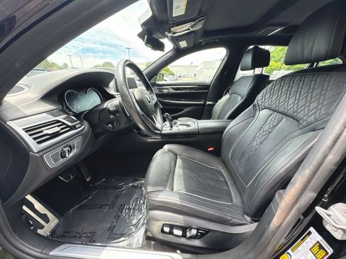 Used 2019 BMW 750i xDrive w/ Executive Package AWD/4WD image 10