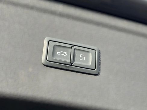 Used 2018 Audi Q5 2.0T Premium image 16