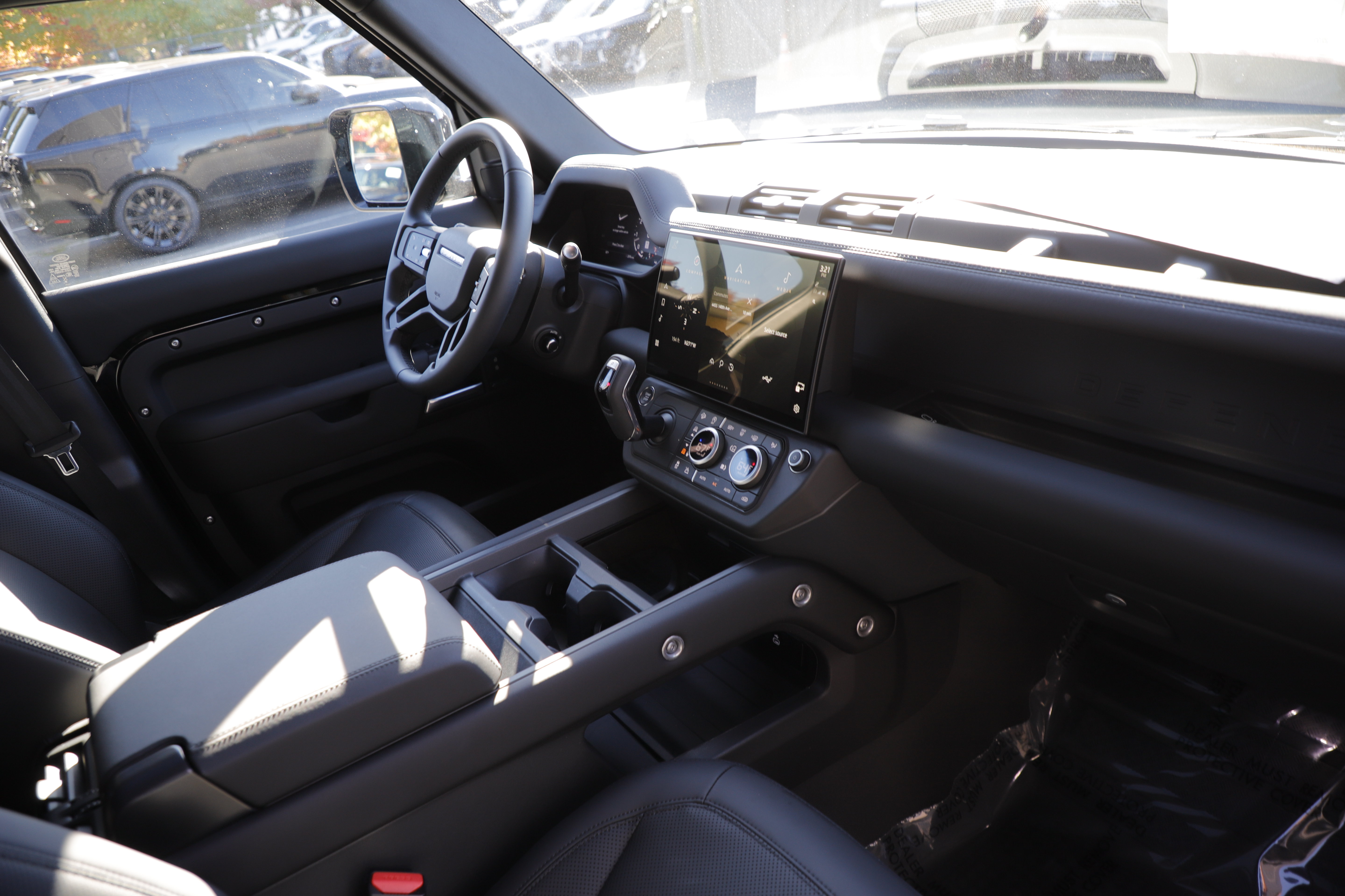 Used 2026 Land Rover Defender 110 X-Dynamic SE AWD/4WD image 13