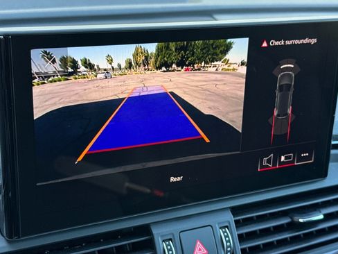 Certified 2025 Audi Q5 2.0T Premium w/ Convenience Plus Package image 16