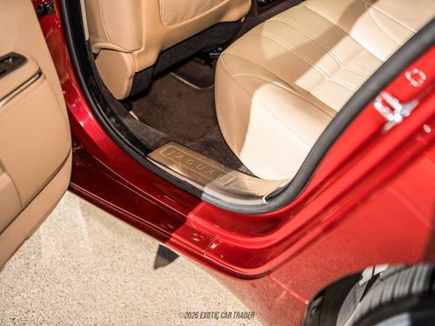 Used 2012 Jaguar XJ image 38