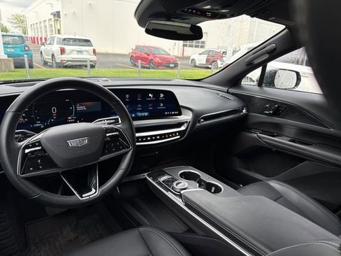 Used 2024 Cadillac Lyriq Sport AWD/4WD image 11