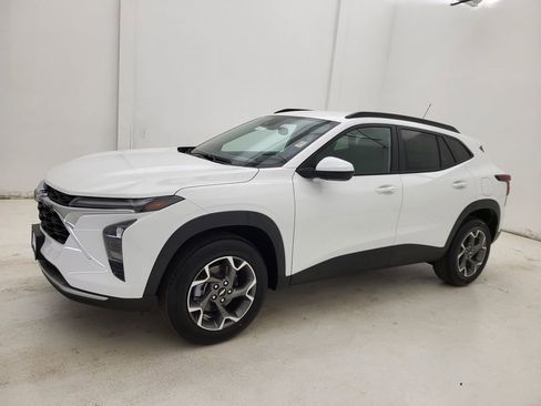 New 2026 Chevrolet Trax LT w/ Driver Confidence Package image 15