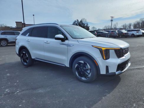 Used 2025 Kia Sorento EX w/ EX Panoramic Sunroof Package image 8